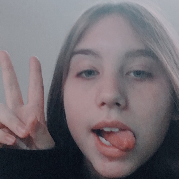 Meet your Posher, Lydia - Picture 1 of 1